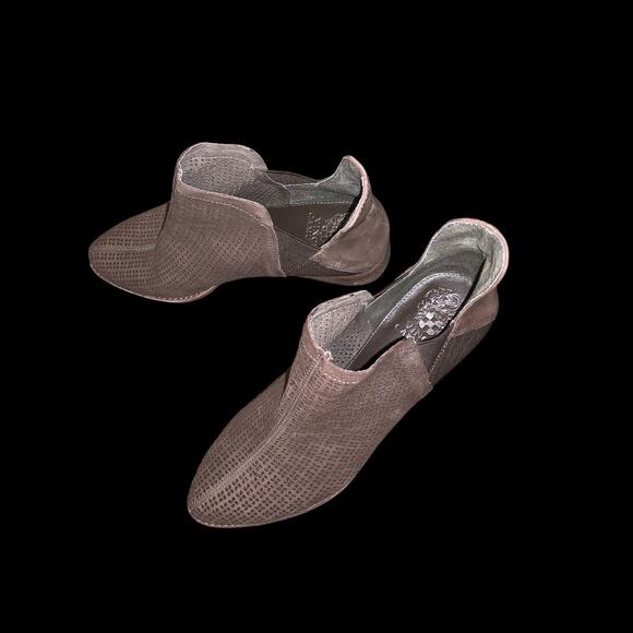Vince Camuto Suede Pull On Brown Leather Perforated Low Heel Ankle Boots Sz 9M - Picture 10 of 12
